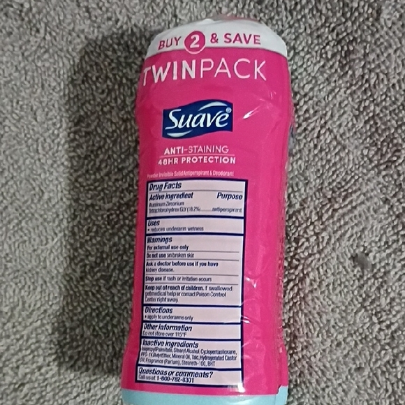 Suave Powder Anti-Staining Deodorant Twin Pack - Pink and Blue - Picture 3 of 4